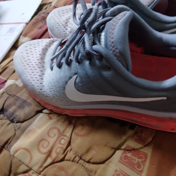 Nike Air Max - Picture 2 of 4